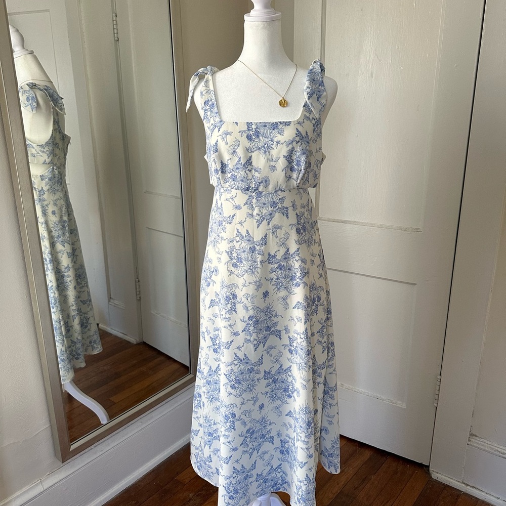 Tuille print blue and white floral laundry by shelli segal dress